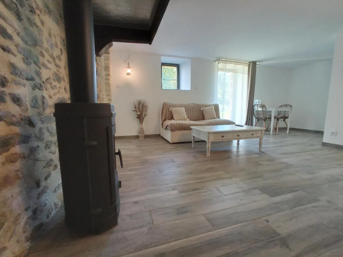 Hotel Oust au lit à Saint-Vincent-sur-Oust France