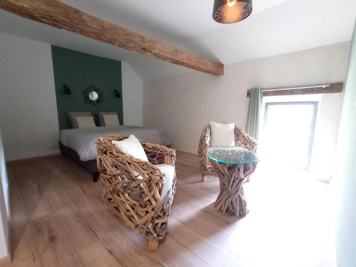 Hotel Oust au lit à Saint-Vincent-sur-Oust France